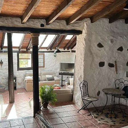 Casa Rustica Frente Al Teide Rustic House Facing Mount Teide Semesterbostad